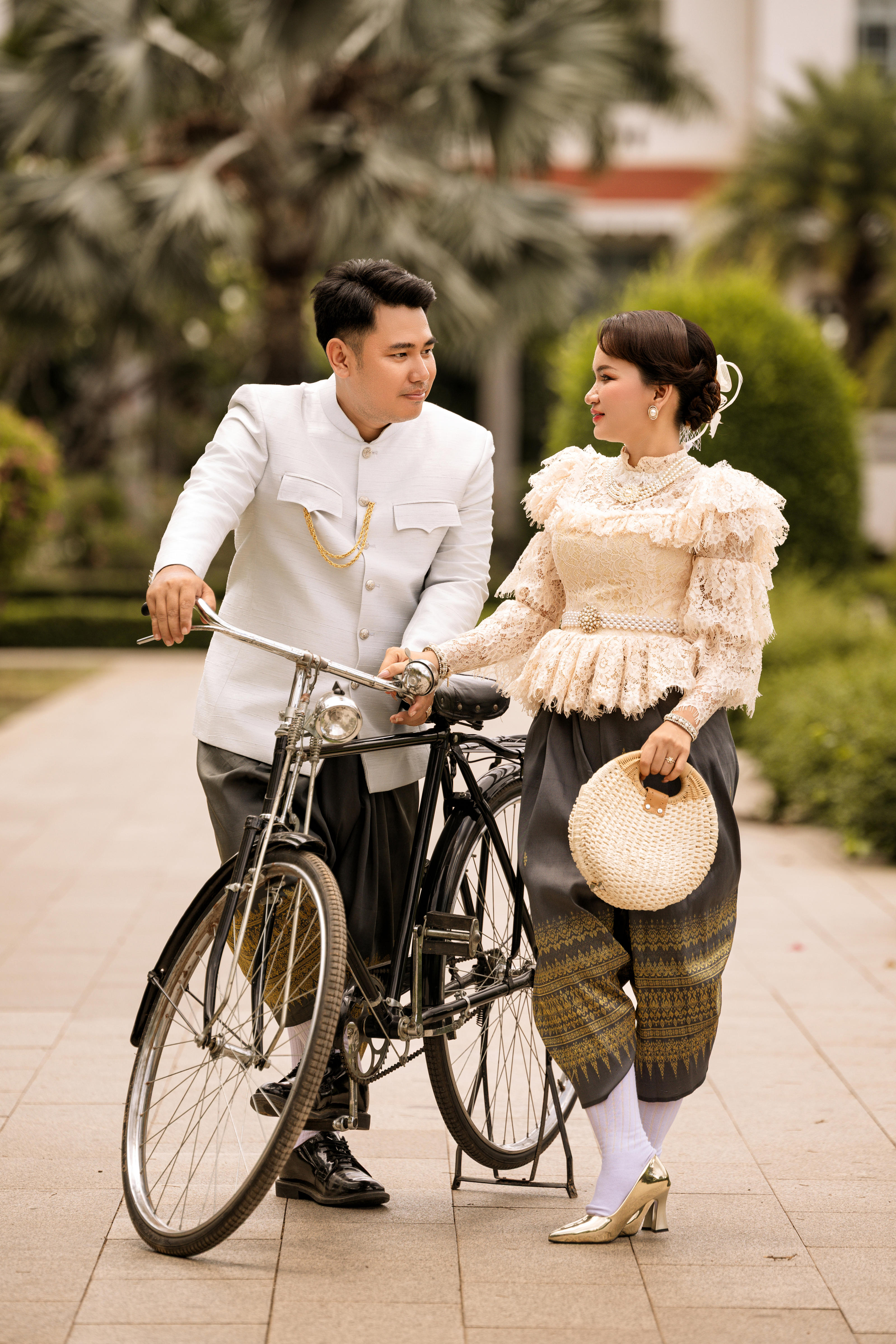 រូបអាពាហ៍ពិពាហ៍ 10