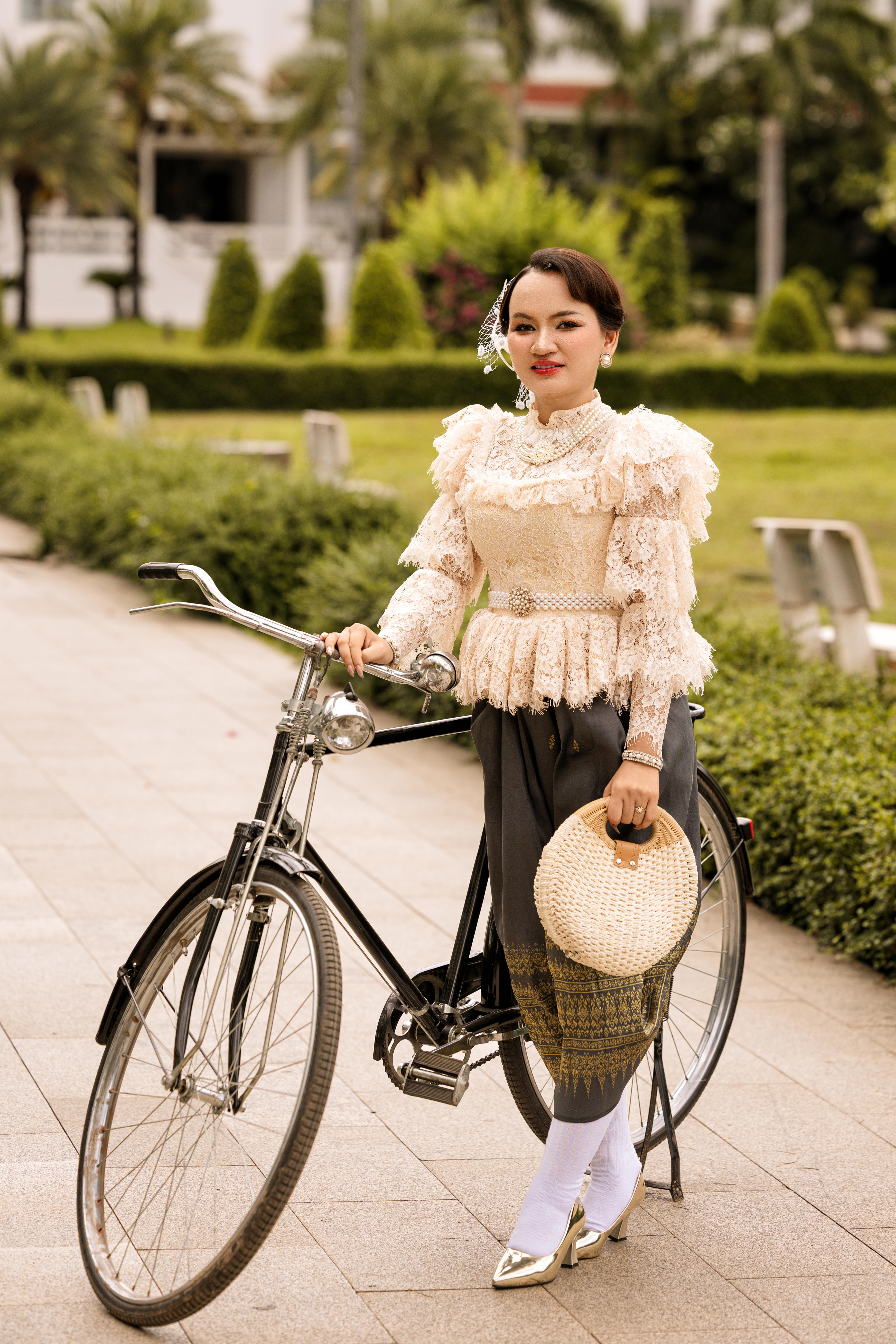 រូបអាពាហ៍ពិពាហ៍ 12